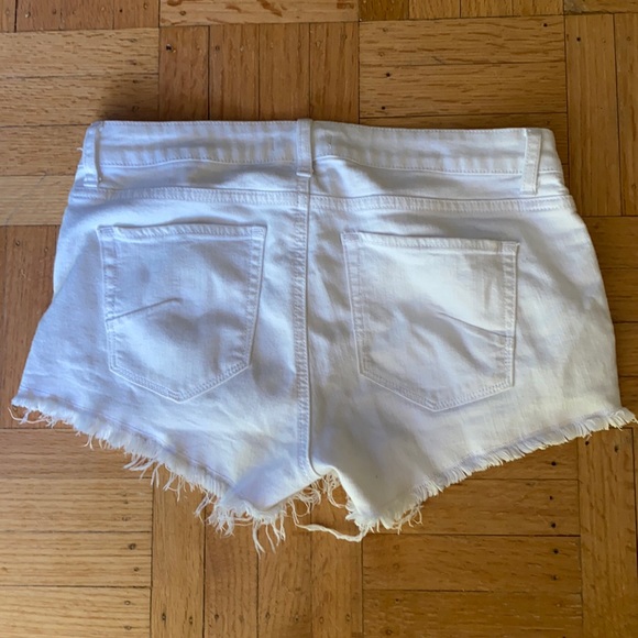 Aritzia 🤍 Talula White Jean Shorts - Picture 3 of 5